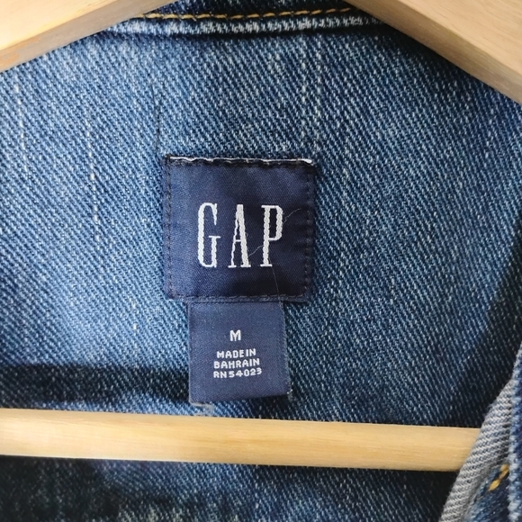 GAP Y2K Jean Jacket Size M Classic Trucker Style Vintage 2000s - Picture 7 of 8